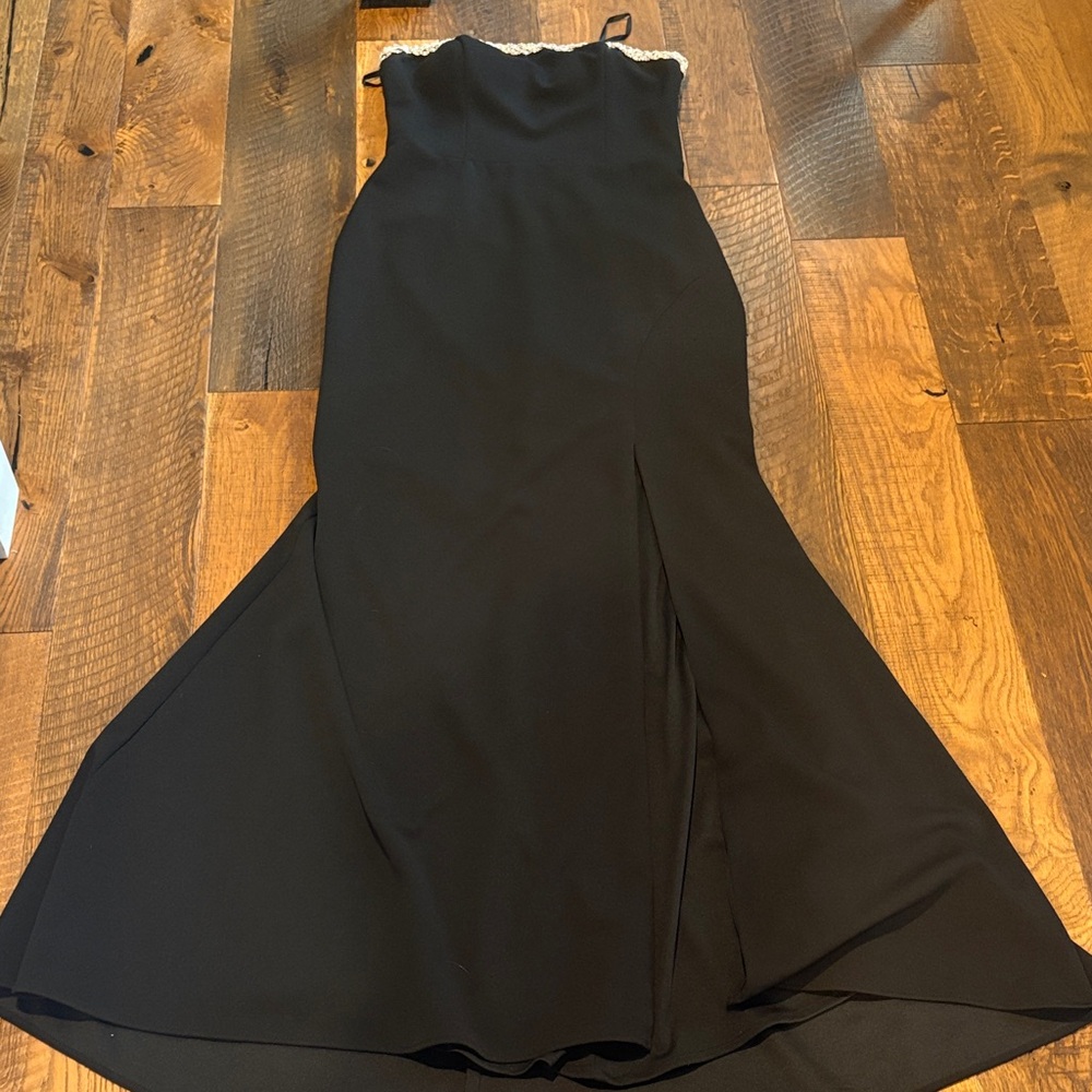 Xscape Elegant Black Evening dress